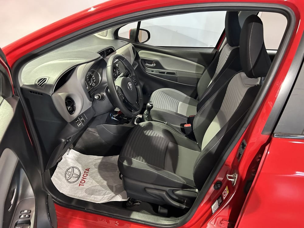 Toyota Yaris usata a Milano (11)