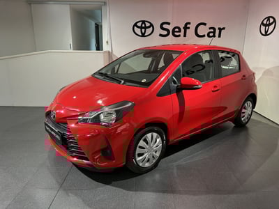Toyota Yaris 1.0 5 porte Cool del 2017 usata a Milano