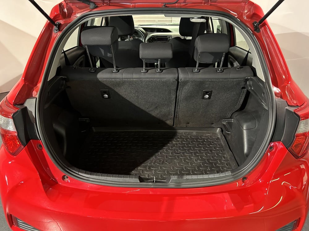 Toyota Yaris usata a Milano (11)