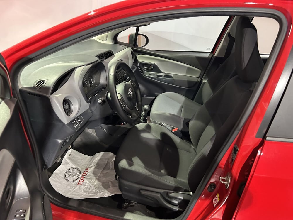 Toyota Yaris usata a Milano (12)