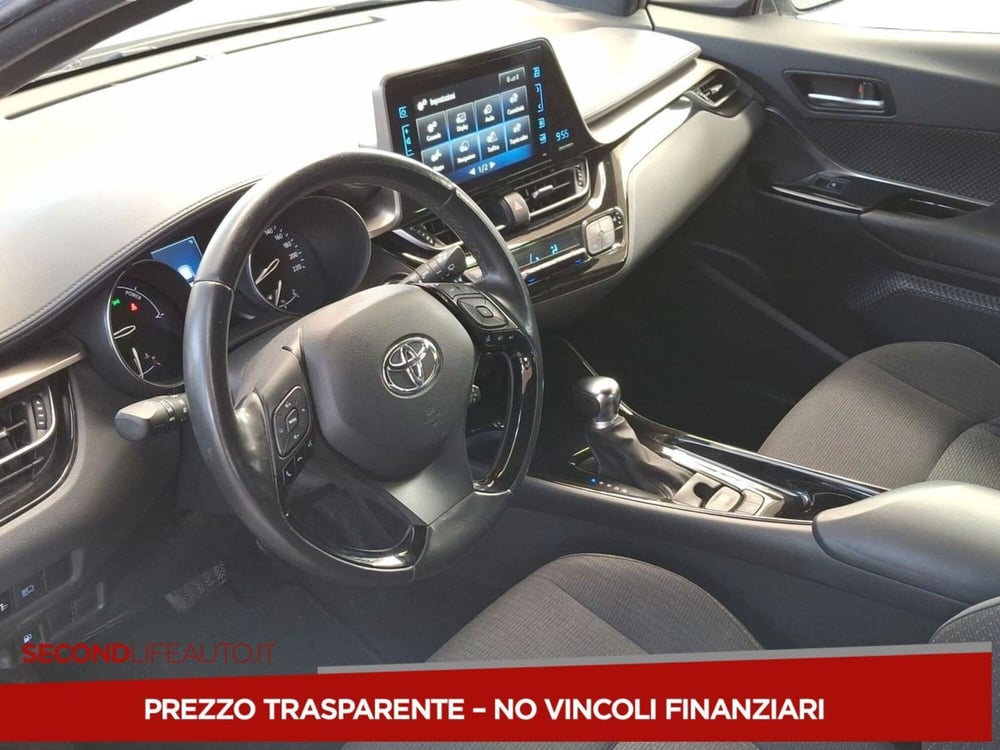 Toyota Toyota C-HR usata a Roma (10)