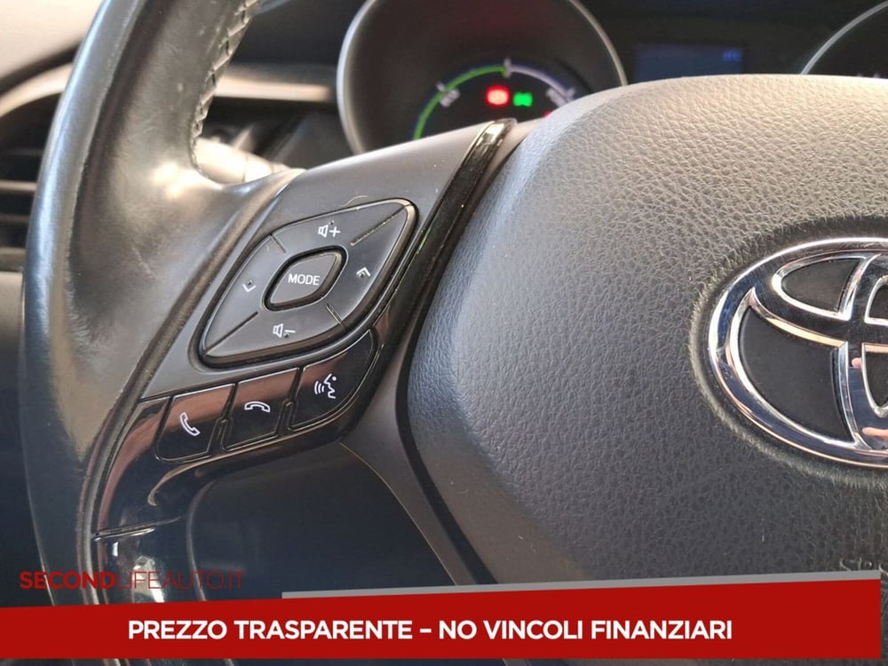 Toyota Toyota C-HR usata a Roma (12)