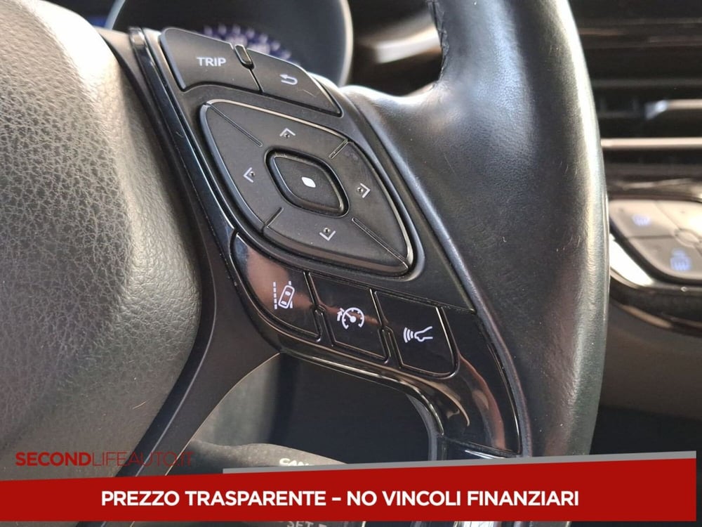 Toyota Toyota C-HR usata a Roma (14)