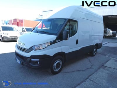 Iveco Daily Furgone 33S14A8V 2.3 HPT PC-TN Furgone Hi-Matic del 2017 usata a Castegnato