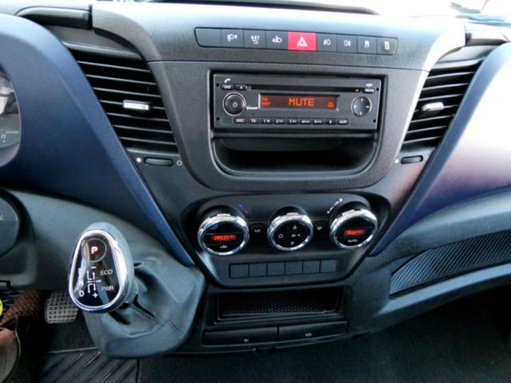 Iveco Daily Furgone usata a Brescia (7)