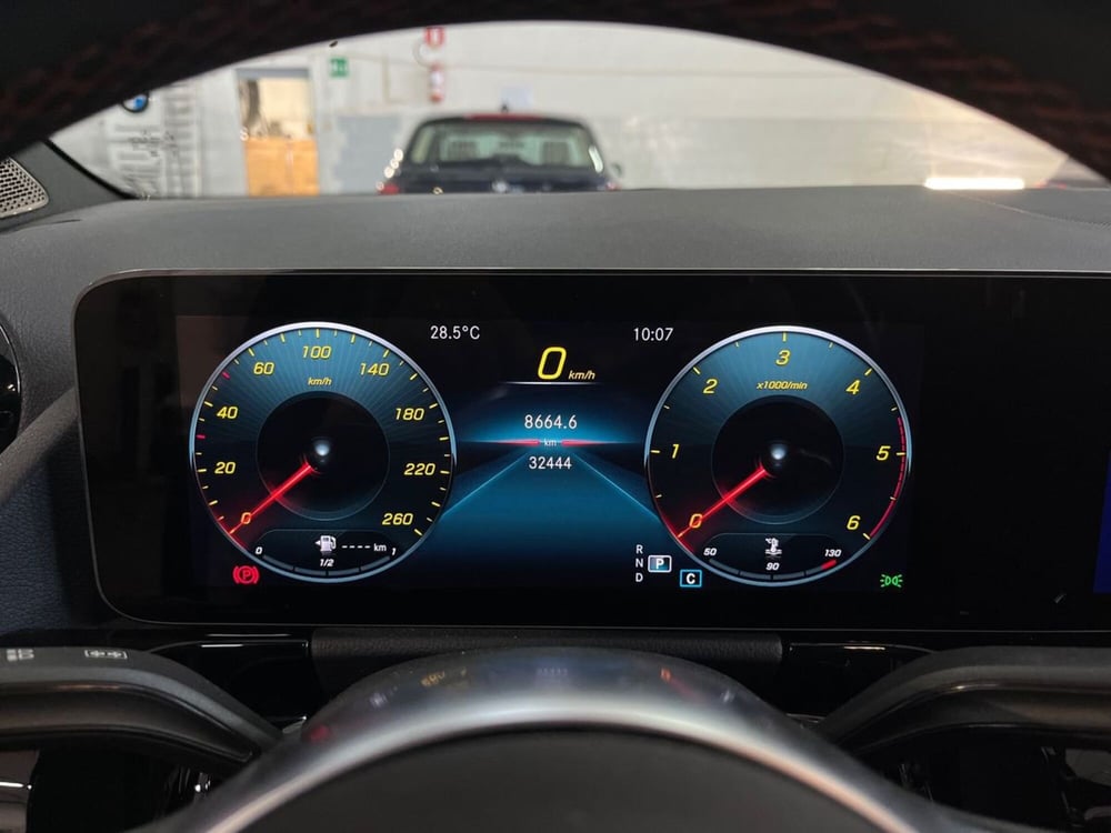 Mercedes-Benz GLA SUV usata a Bari (13)