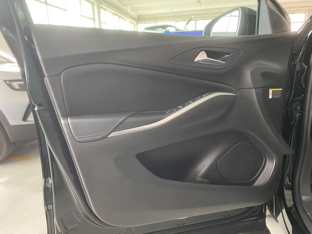 Opel Grandland nuova a Bari (12)
