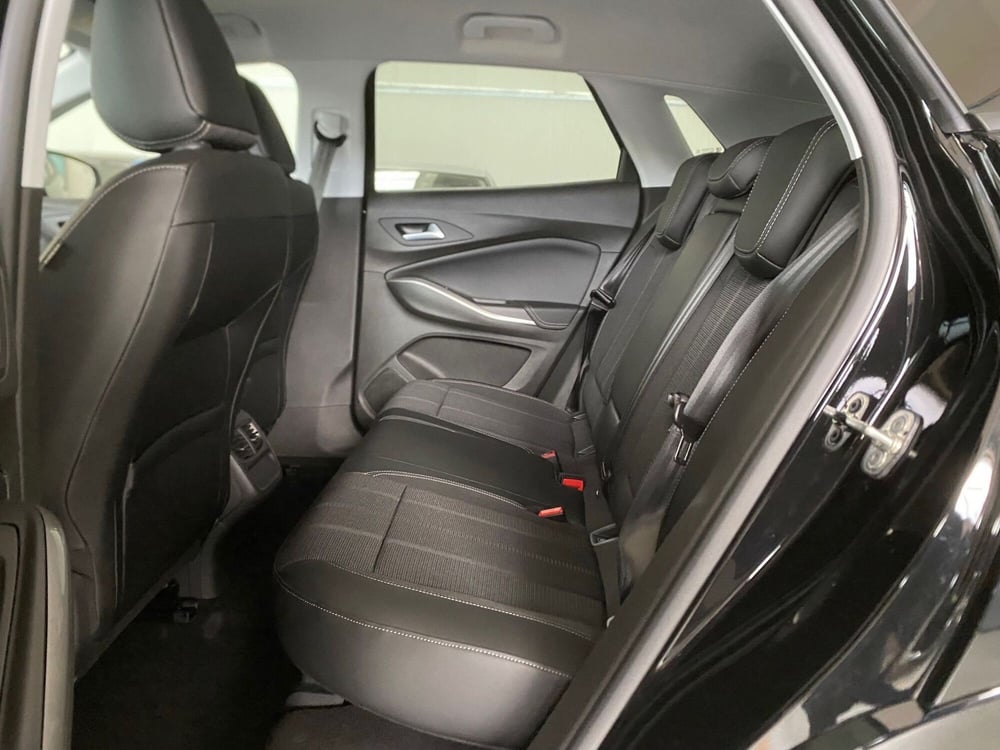 Opel Grandland nuova a Bari (17)