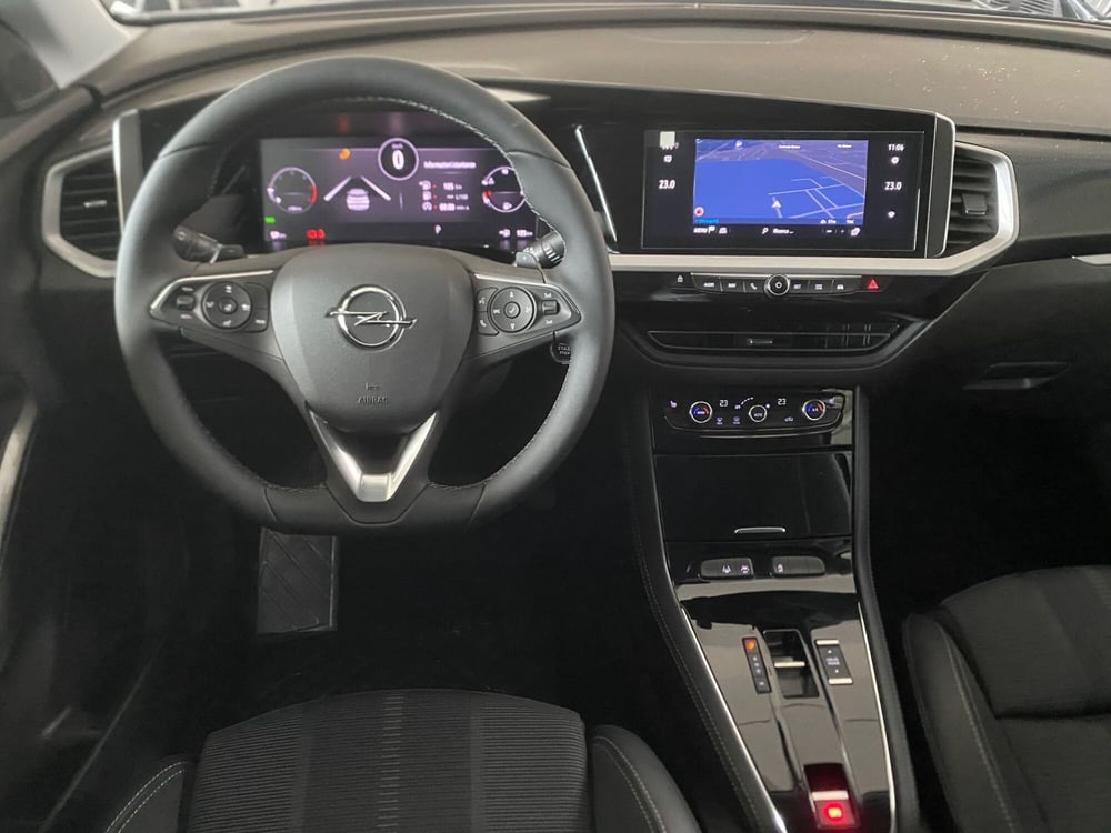 Opel Grandland nuova a Bari (19)