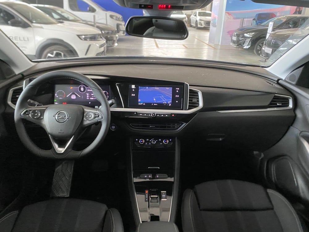 Opel Grandland nuova a Bari (18)