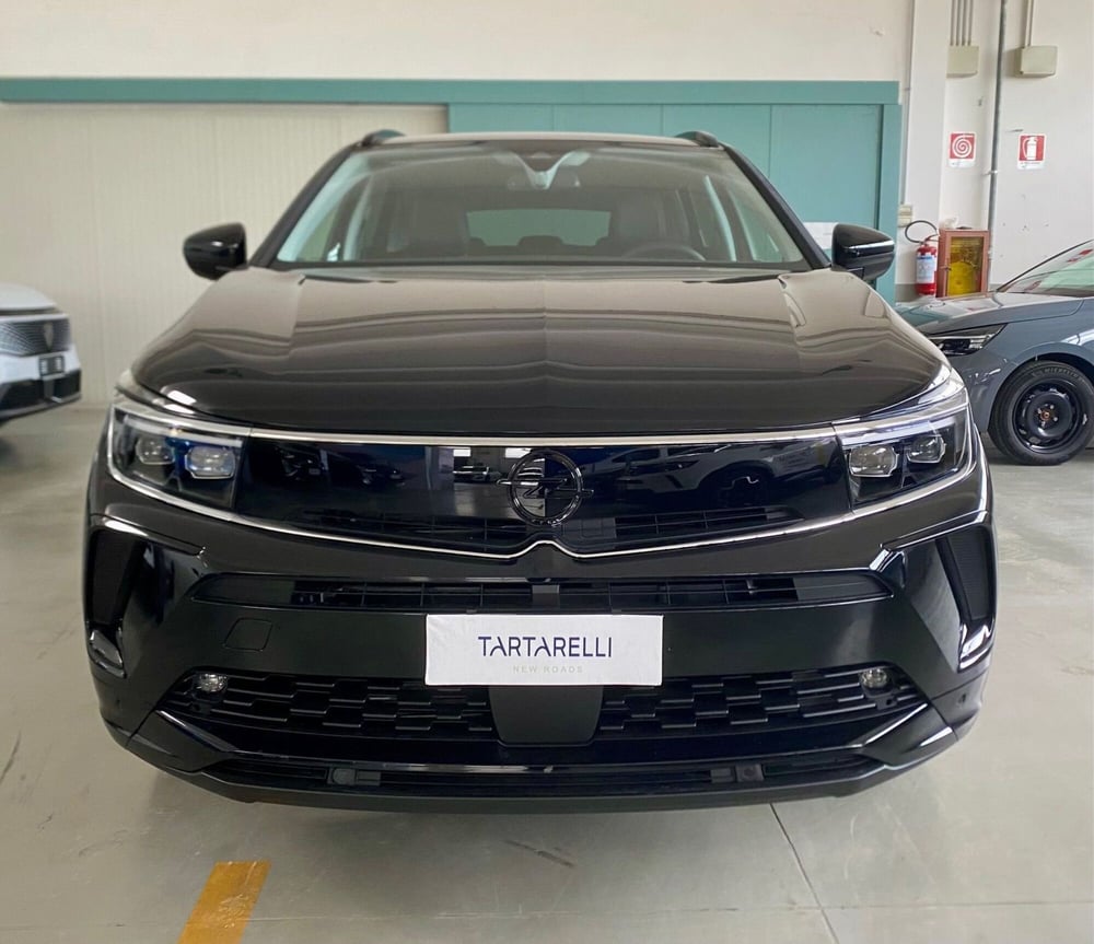 Opel Grandland nuova a Bari (2)