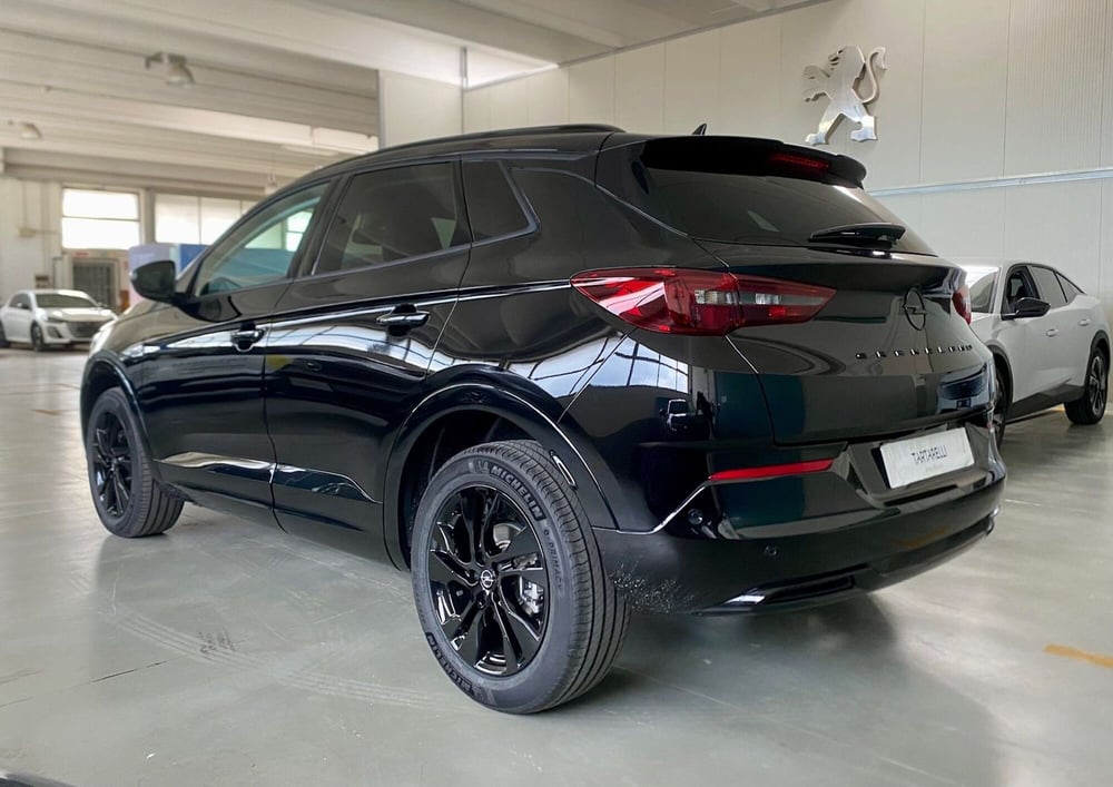 Opel Grandland nuova a Bari (6)