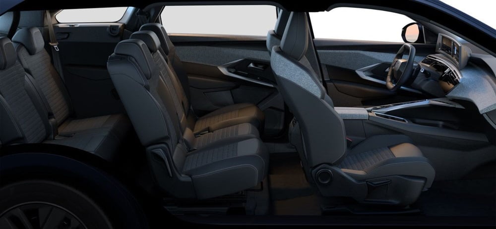 Peugeot 5008 nuova a Bari (10)