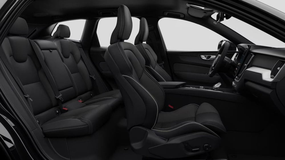 Volvo XC60 nuova a Como (7)