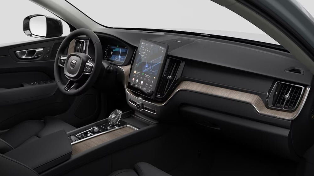 Volvo XC60 nuova a Como (5)