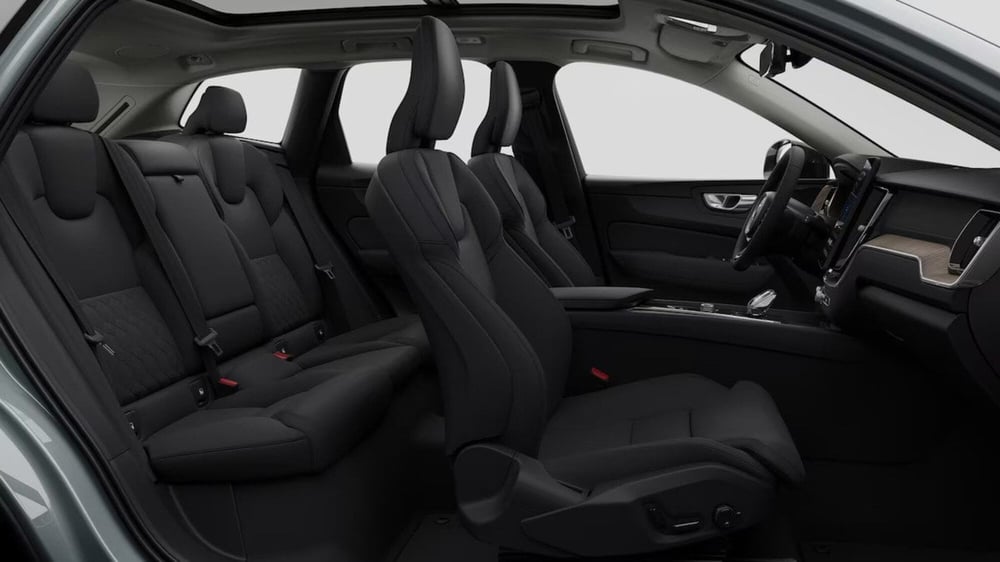 Volvo XC60 nuova a Como (6)