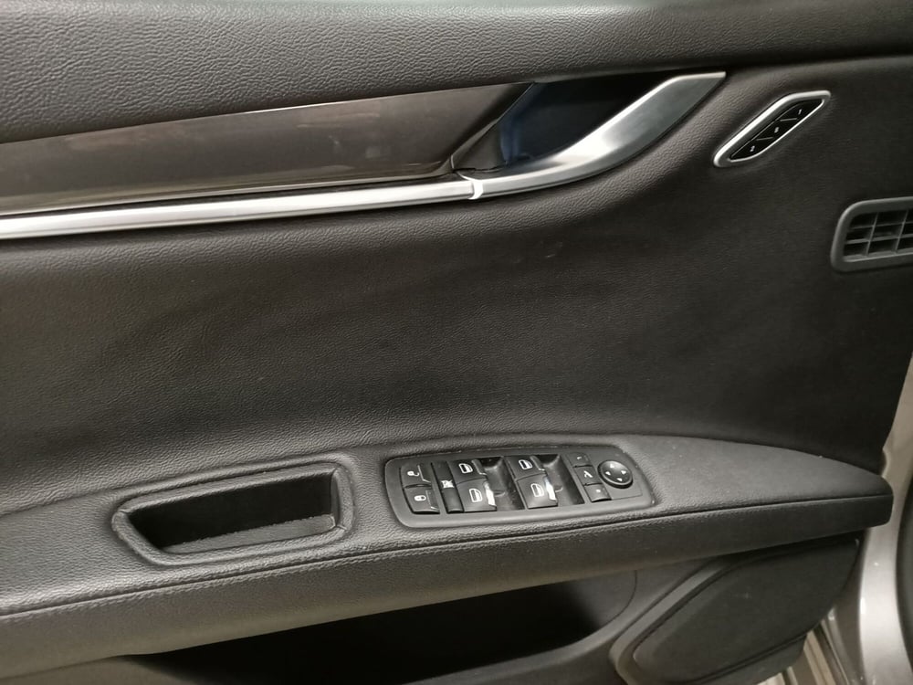 Maserati Ghibli usata a Torino (7)