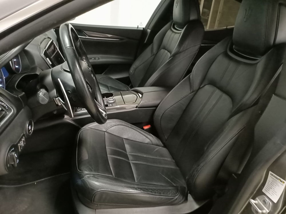 Maserati Ghibli usata a Torino (9)