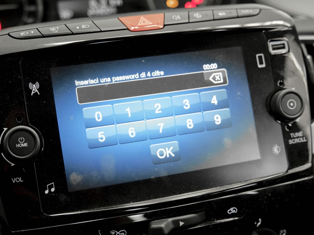 Lancia Ypsilon usata a Prato (12)