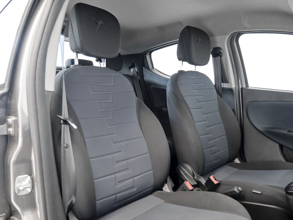 Lancia Ypsilon usata a Prato (16)
