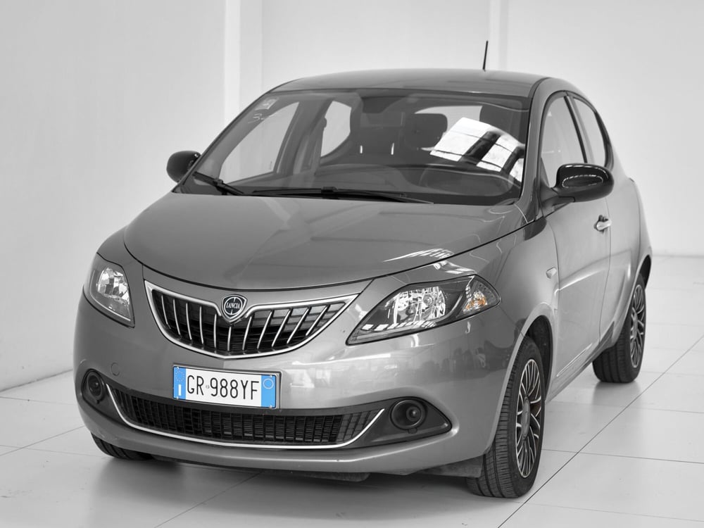 Lancia Ypsilon usata a Prato (2)