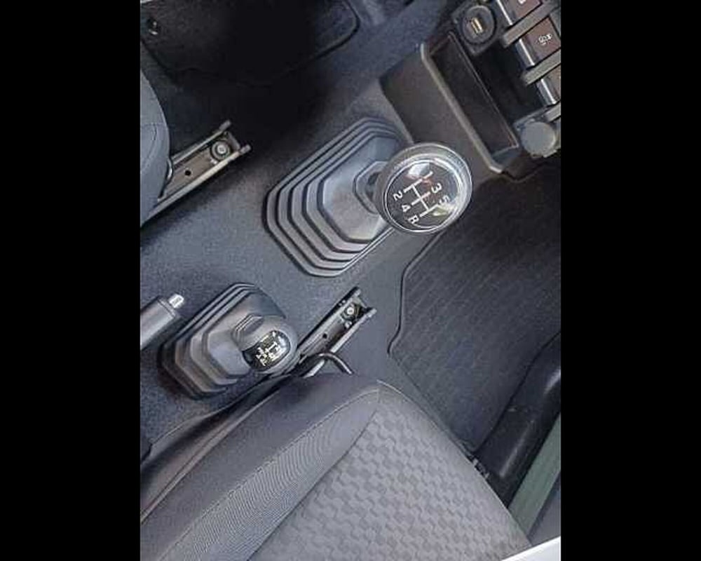 Suzuki Jimny usata a Venezia (14)