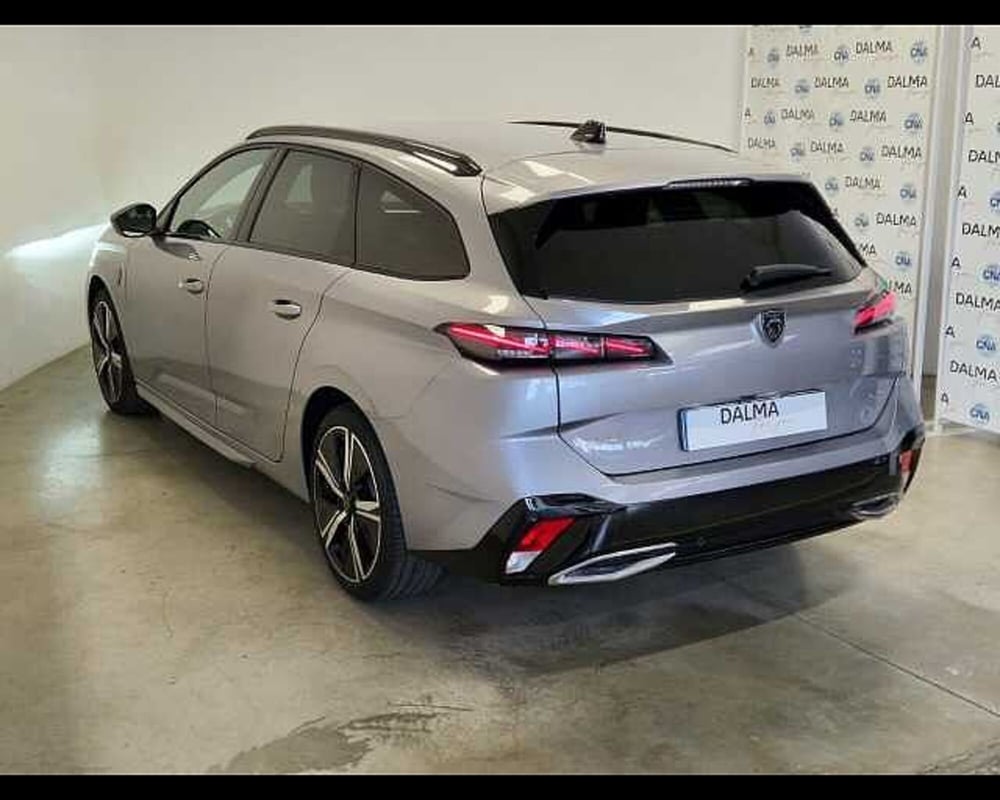 Peugeot 308 SW usata a Milano (17)