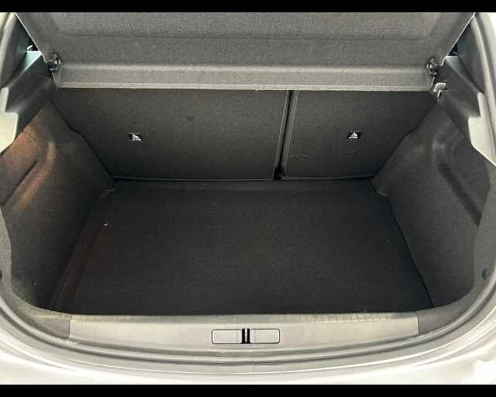 Peugeot 208 usata a Milano (10)