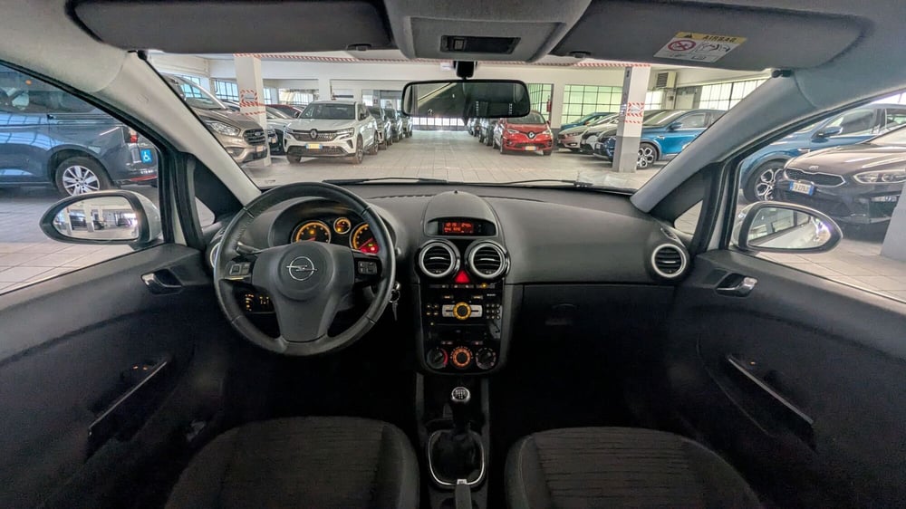 Opel Corsa usata a Milano (6)