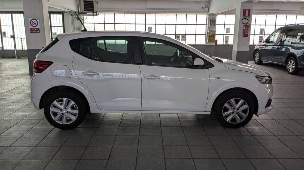 Dacia Sandero usata a Milano (4)