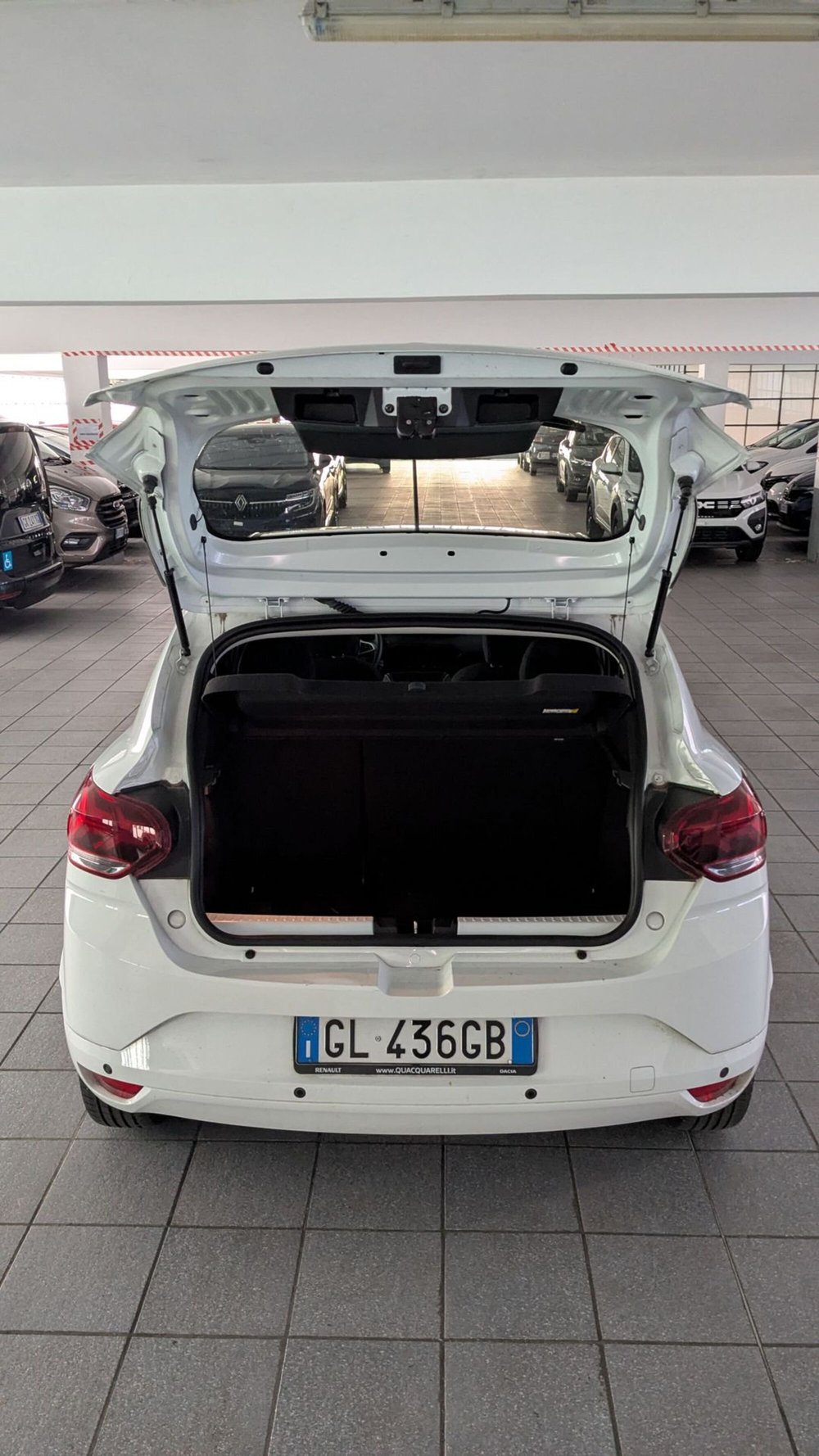 Dacia Sandero usata a Milano (5)