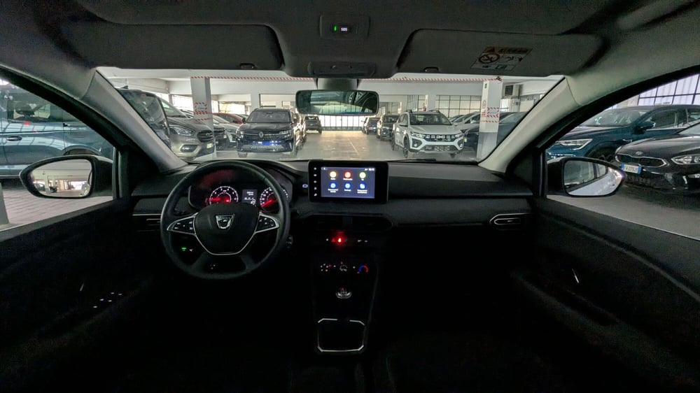Dacia Sandero usata a Milano (7)