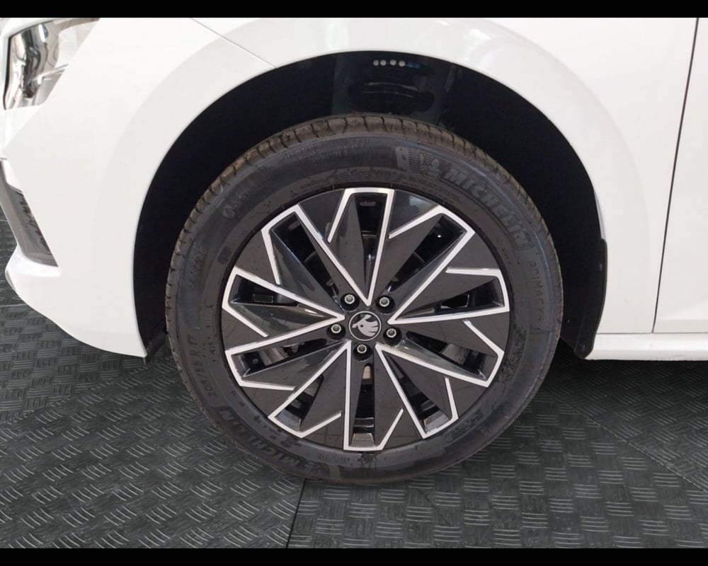 Skoda Kamiq nuova a Ravenna (9)