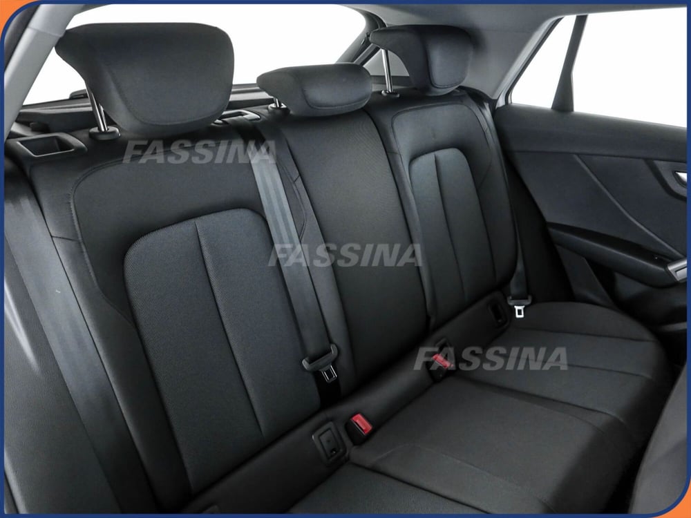 Audi Q2 usata a Milano (12)