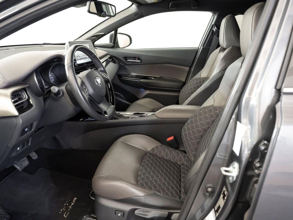 Toyota Toyota C-HR usata a Foggia (12)