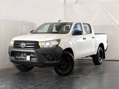 Toyota Hilux 2.D-4D 4WD porte Double Cab Comfort del 2020 usata a San Severo