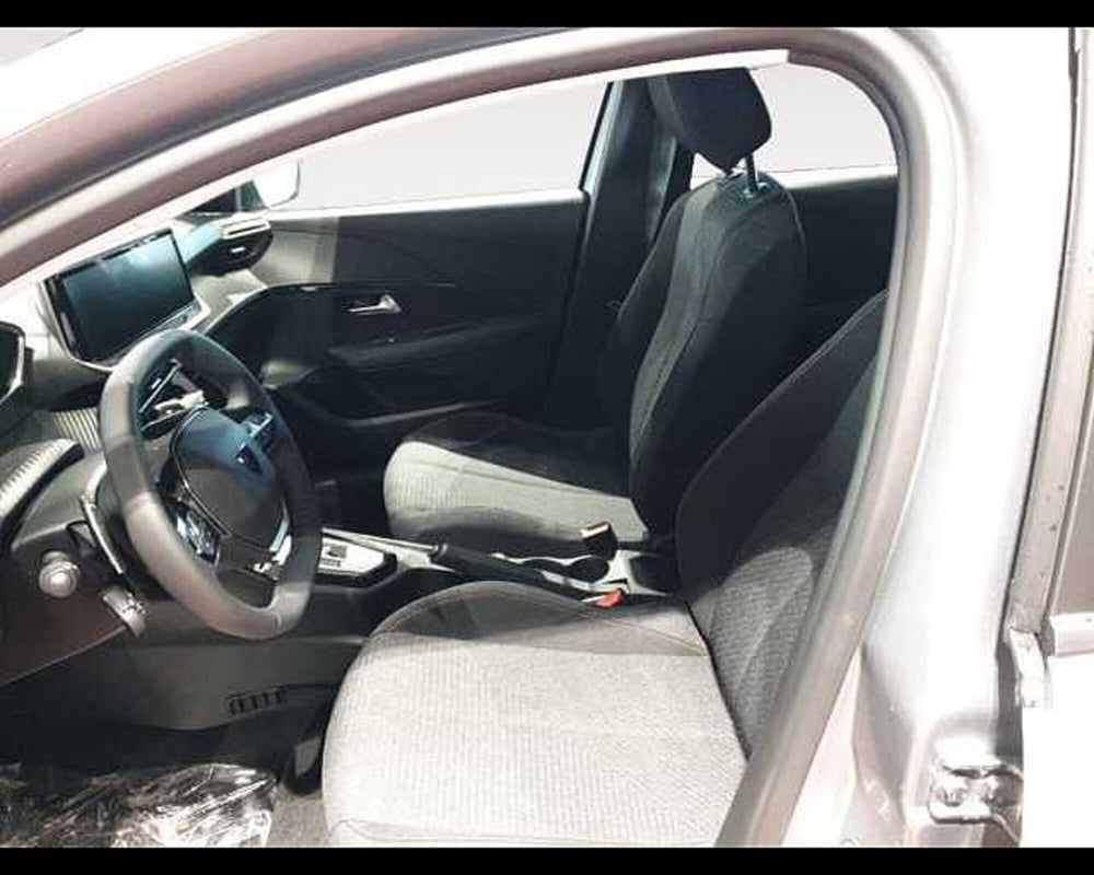 Peugeot 208 nuova a Cuneo (12)