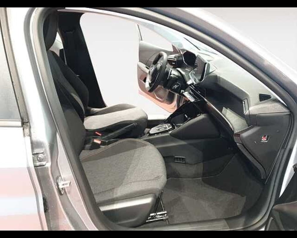 Peugeot 208 nuova a Cuneo (14)