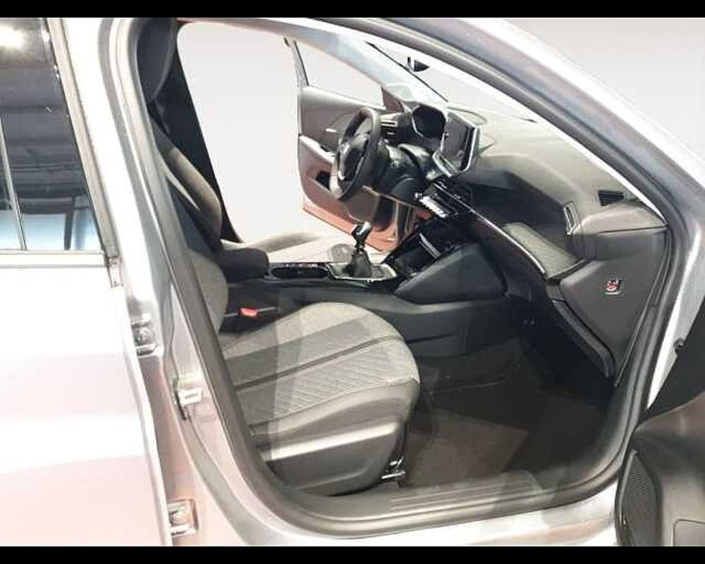 Peugeot 208 nuova a Cuneo (13)