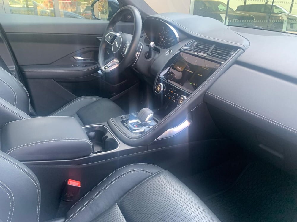 Jaguar E-Pace usata a Bari (3)