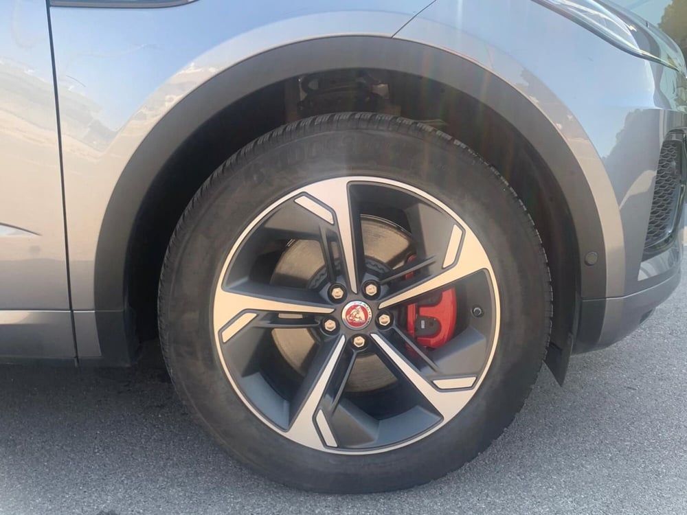 Jaguar E-Pace usata a Bari (9)