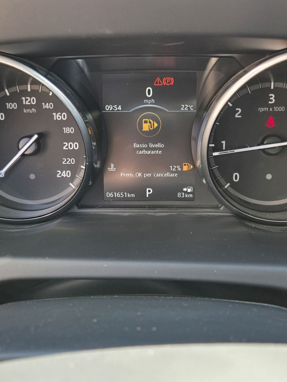 Land Rover Discovery Sport usata a Macerata (8)