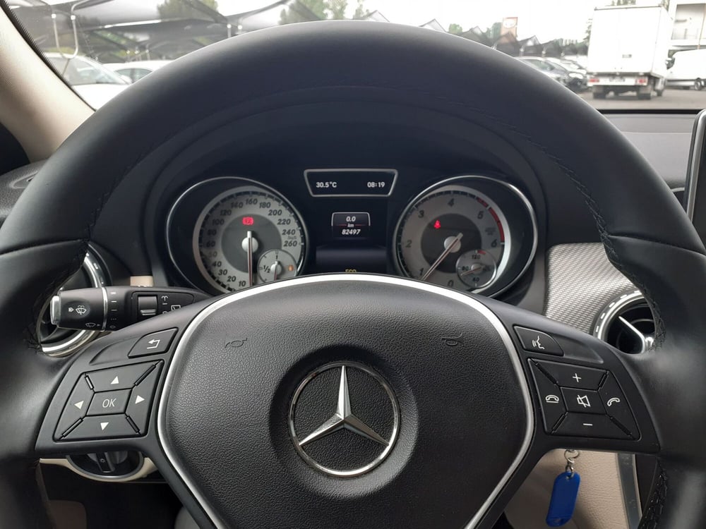 Mercedes-Benz GLA SUV usata a Modena (11)