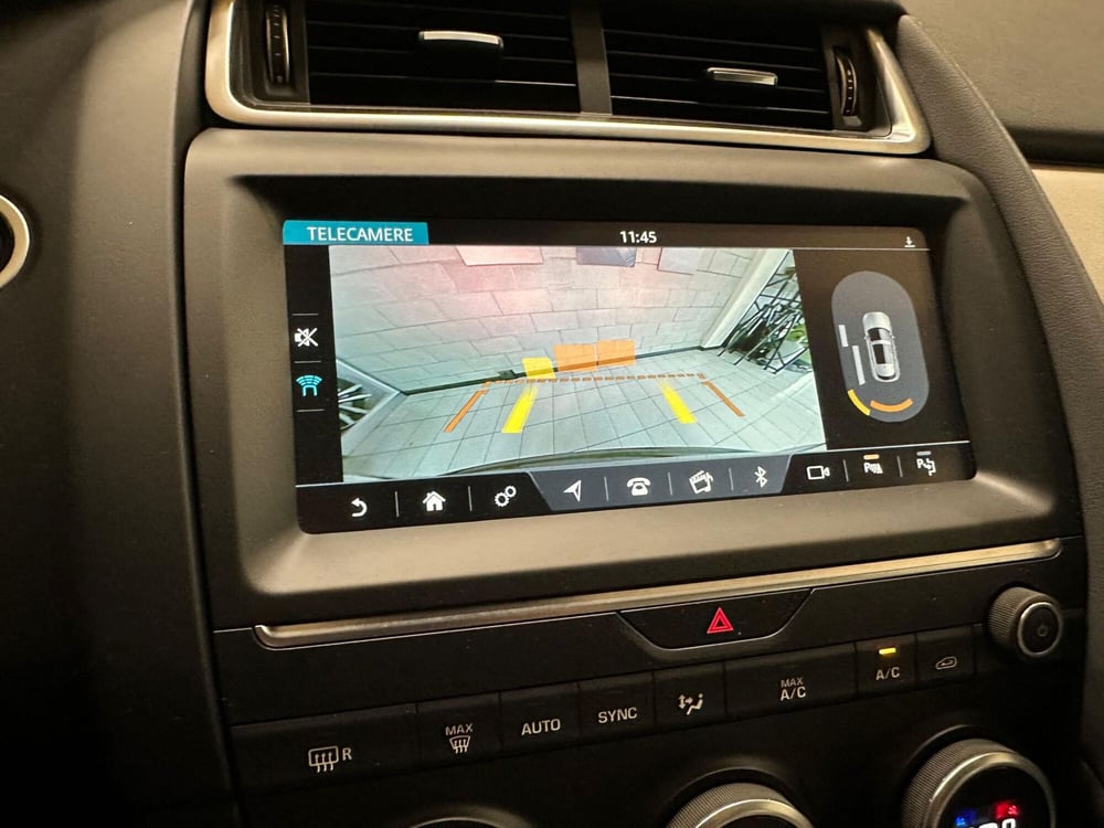 Jaguar E-Pace usata a Verbano Cusio Ossola (16)