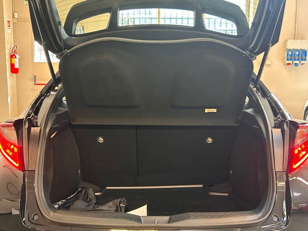 Toyota Toyota C-HR usata a Verona (10)