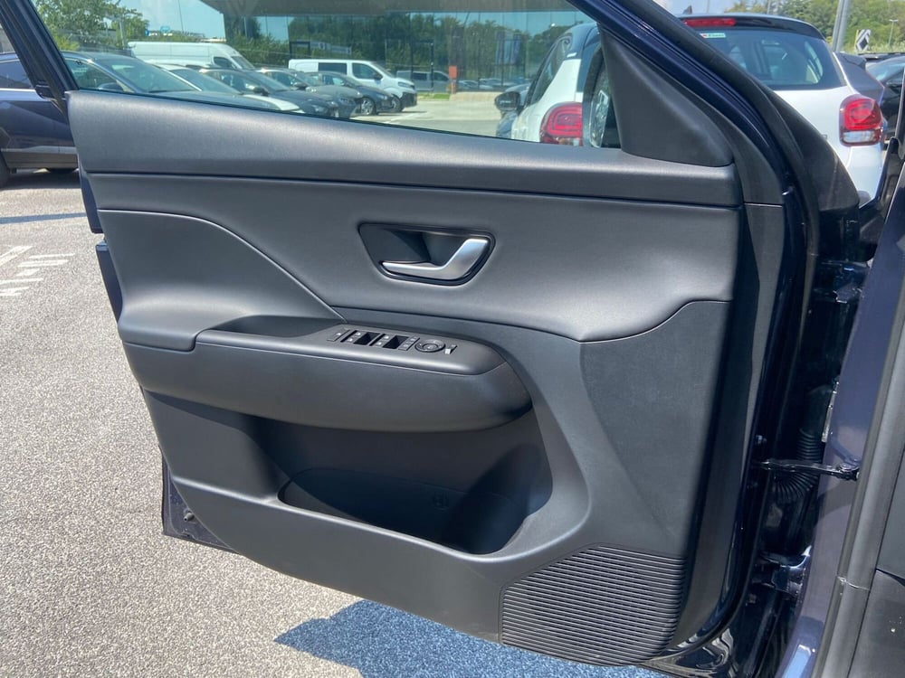 Hyundai Kona nuova a Roma (13)