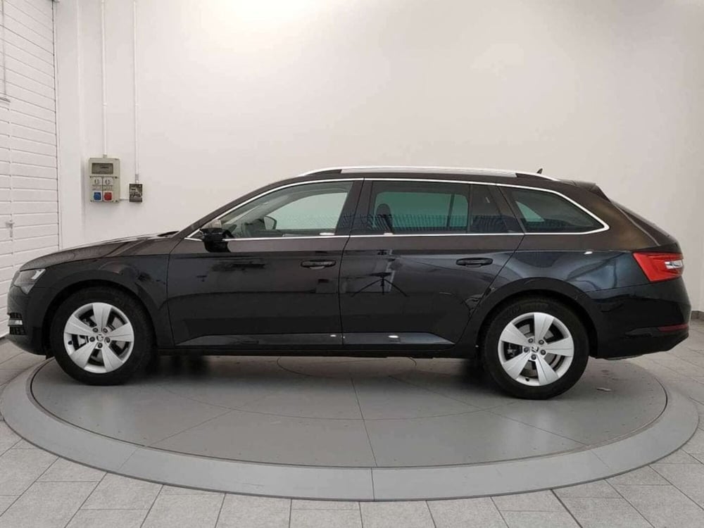 Skoda Superb Station Wagon usata a Varese (3)