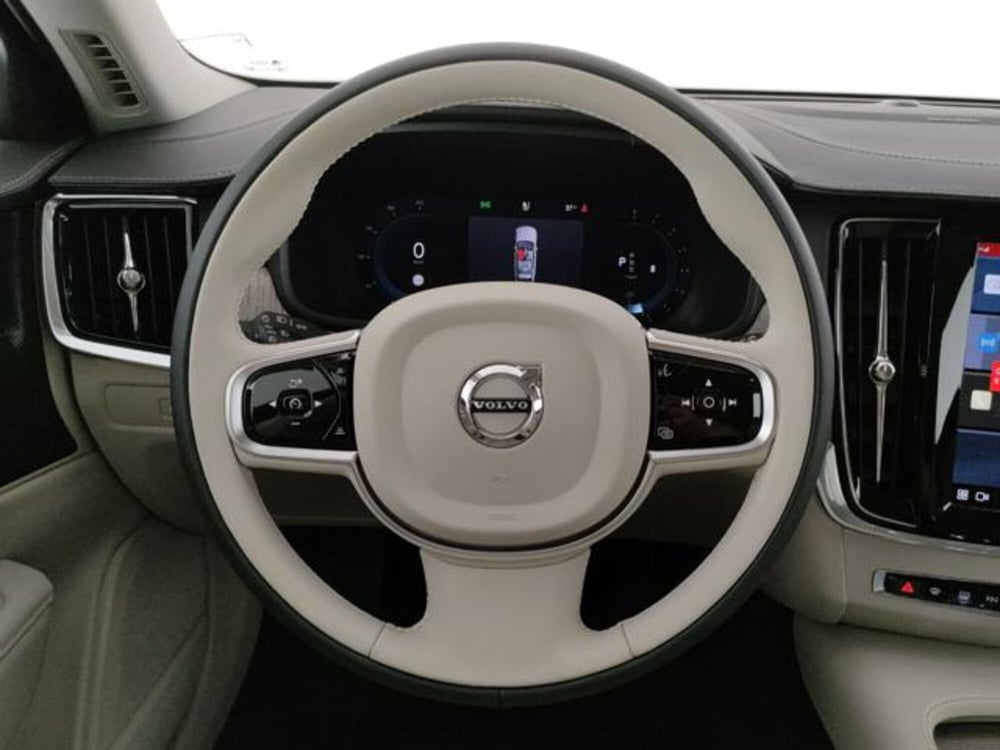 Volvo V90 nuova a Modena (18)
