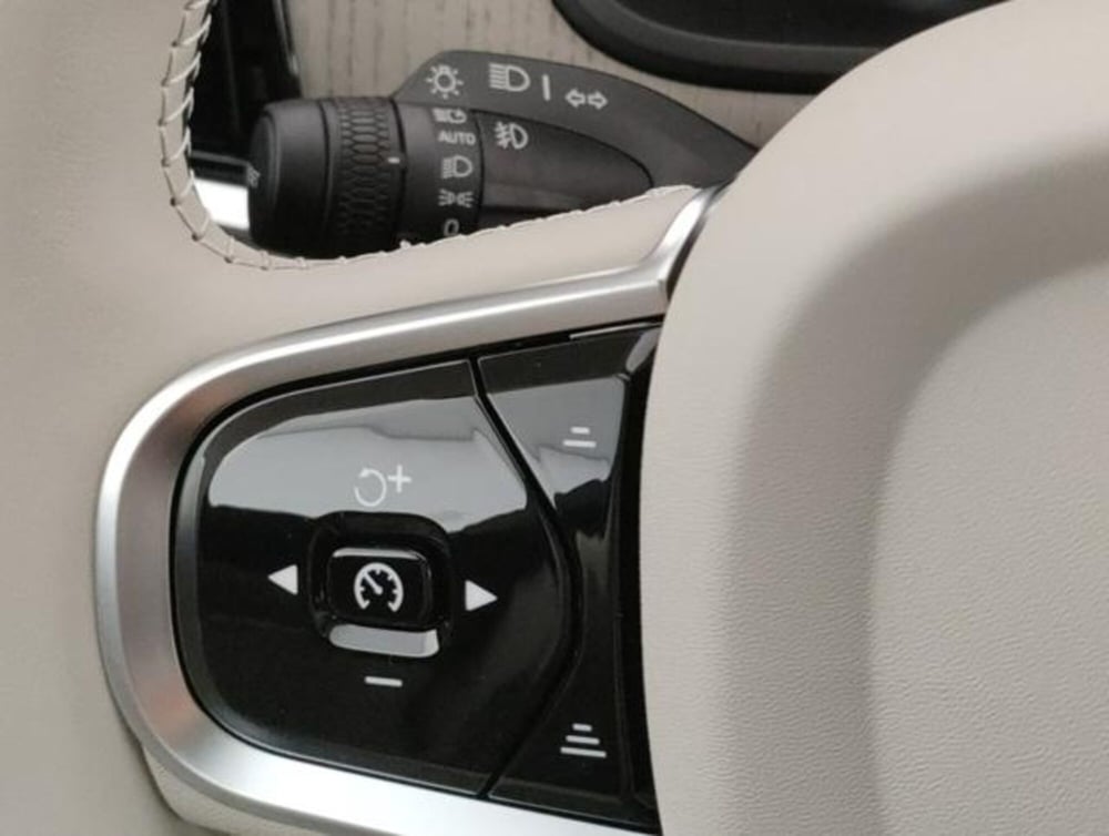 Volvo V90 nuova a Modena (20)