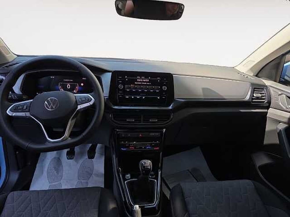 Volkswagen T-Cross nuova a Lecco (9)